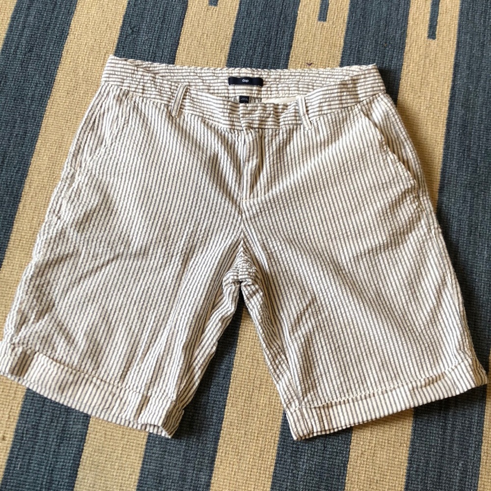 Gap Gray and White Seersucker Roll-Up Shorts